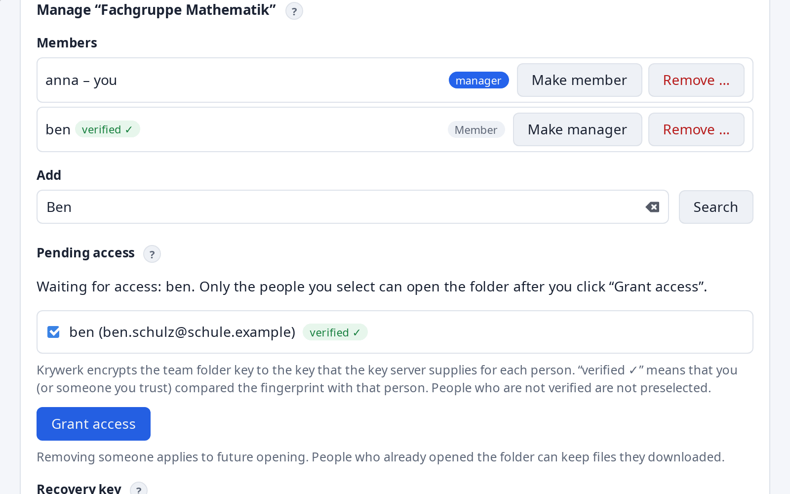 Manage dialog with members and people waiting for access